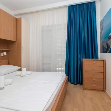 Antonio - One Bedroom With Balcony - 1 شقة *
