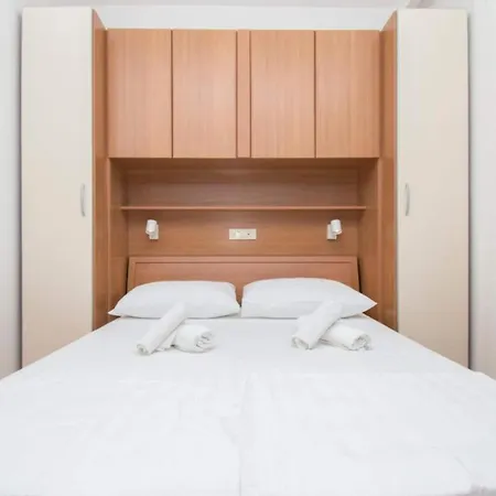 Antonio - One Bedroom With Balcony - 1 شقة Tučepi
